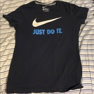 Nike short sleeve tshirt (Size L)